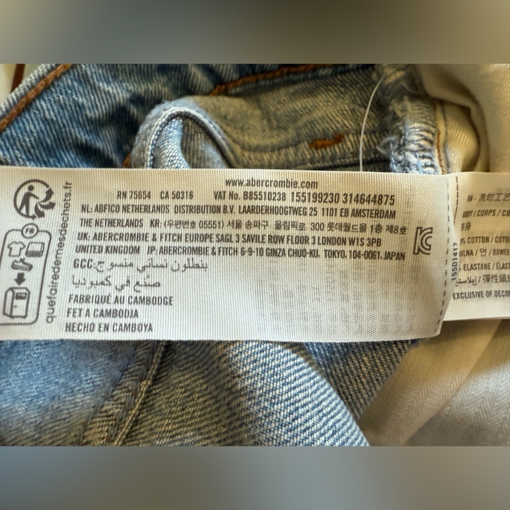NWT Abercrombie & Fitch Curve Love 90s Straight Ultra HighRise Jeans Size 37/24L - Picture 6 of 7